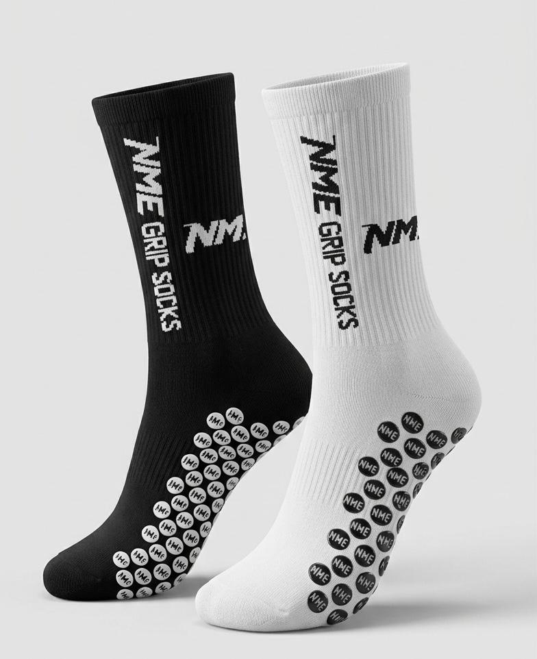 NME Grip Socks in Schwarz und Weiß